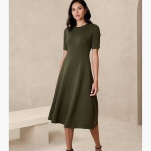 Elegant Green Women's Dress. Banana Republic Factory